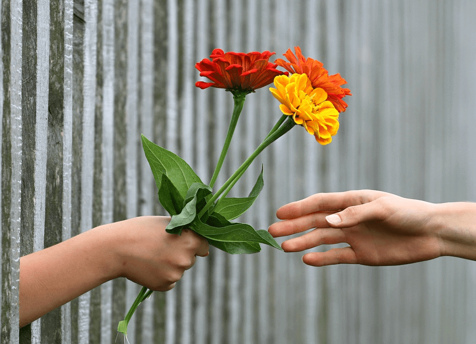 Send beautiful flower arrangements to Karachi