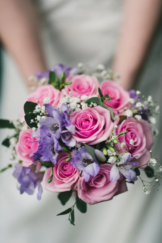 Send A Flower Bouquet To The Bride On Her Wedding Day