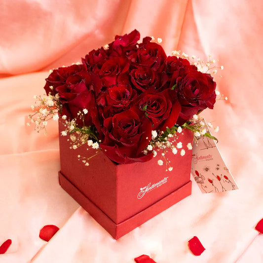 Personalized gift and flower bouquet for her on Valentine’s Day