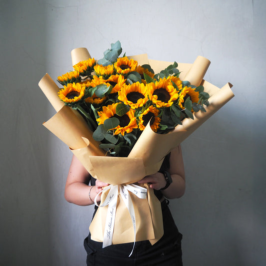 Send An Exquisite & beautiful Sunflower Bouquet