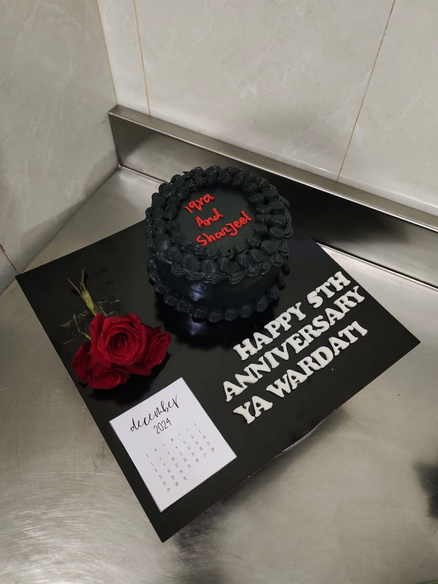 Elegant First Wedding Anniversary Cake