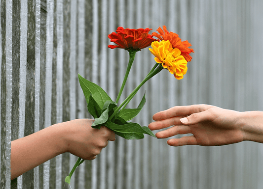 Send beautiful flower arrangements to Karachi