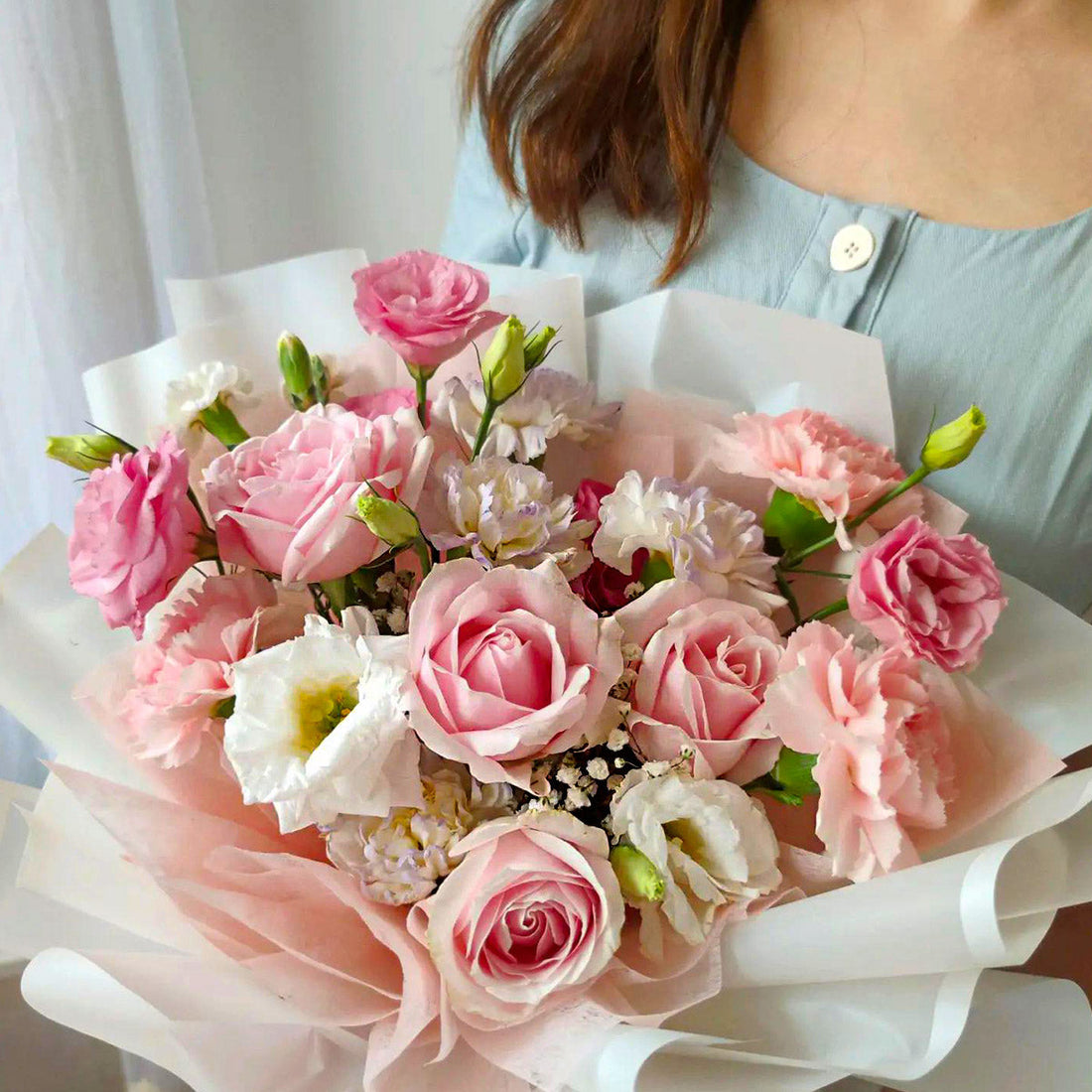 Send Beautiful Flower to Your Mother in Karachi