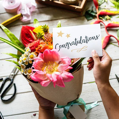 Congratulate with Flower Bouquet