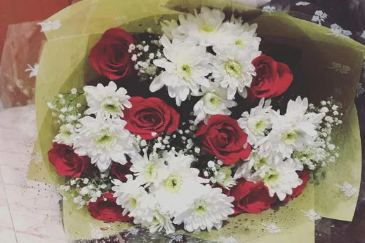 How do you gift bouquets according to the event?