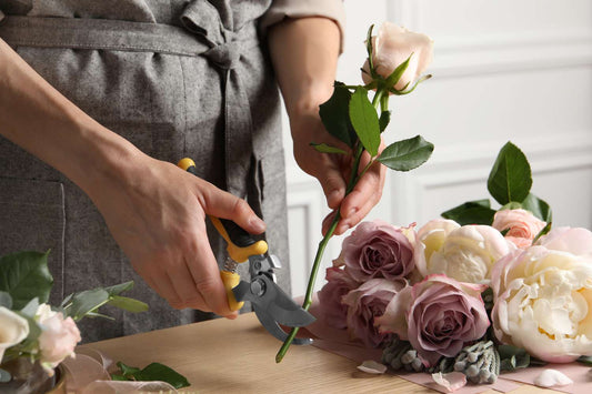 How Do Top Florists Take Care Of A Flower Bouquet?