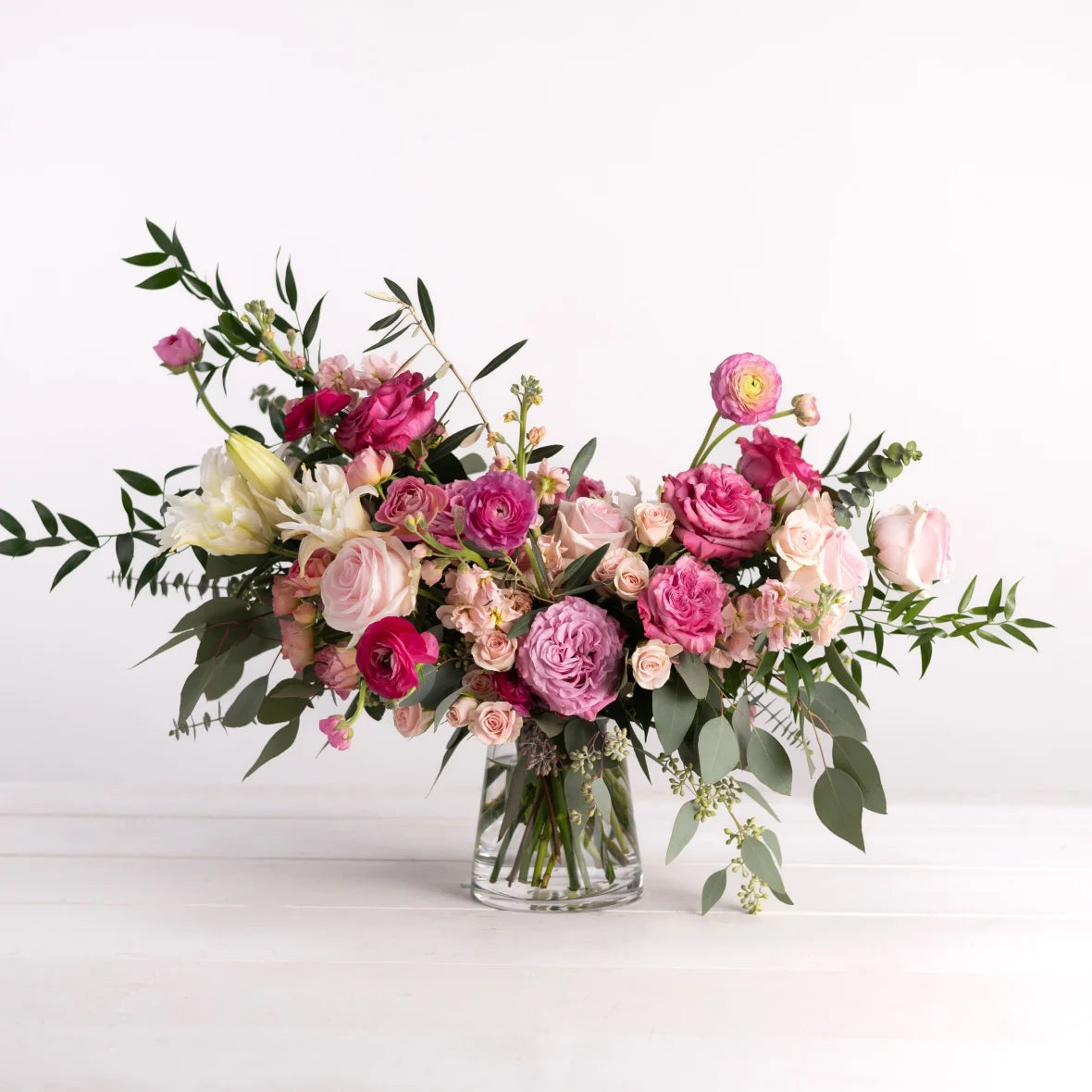 best flower bouquet with vase in red pink and white color