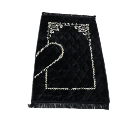 Elegant black velvet couple prayer mats with heart-shaped embroidery, perfect Islamic gift set for weddings and Eid.
