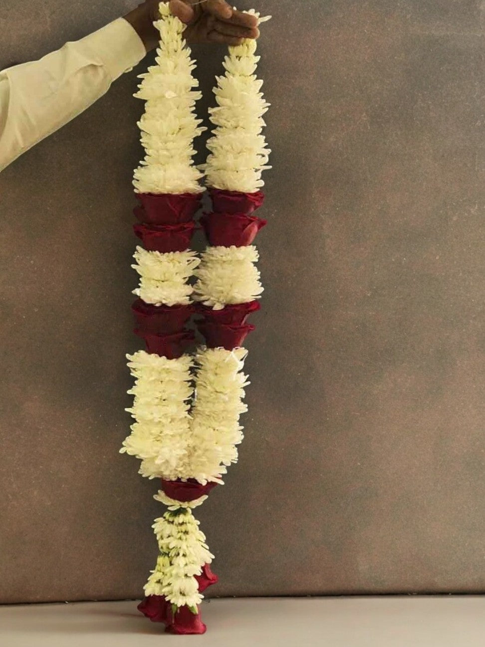 Groom Garland