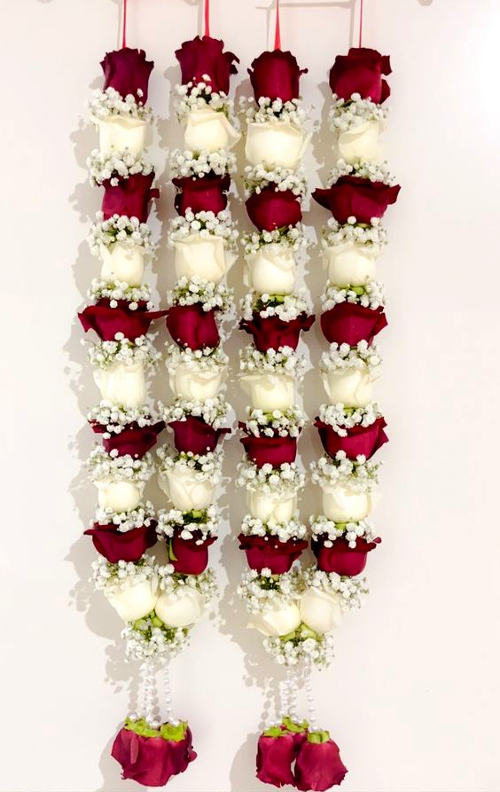 Single White & Red Roses Mala/Haar