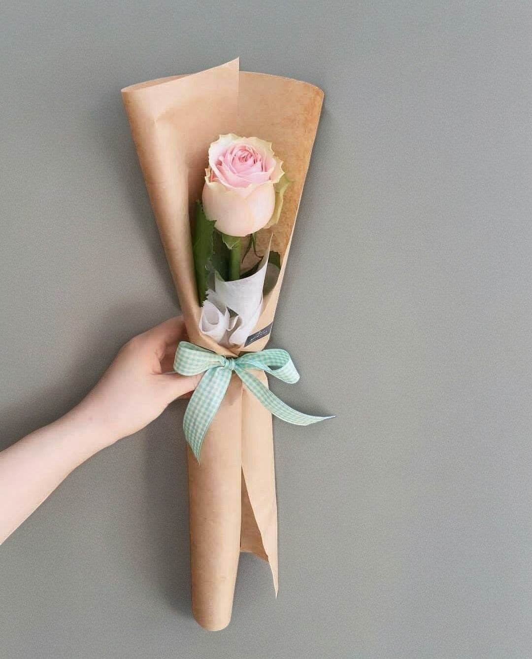 Small Imported Single Rose Bouquet